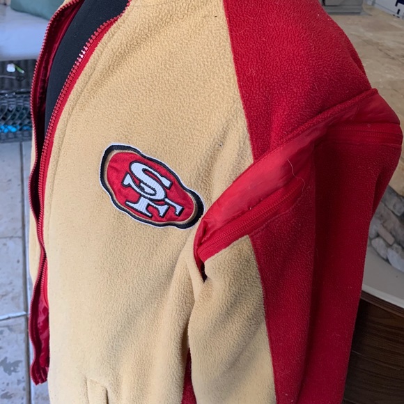 G-lll jacket super nice converts to vest and reversible - Picture 8 of 10